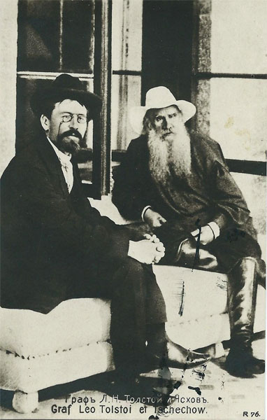 Графъ Лев Толстой и Чеховъ. Открытка начала XX века